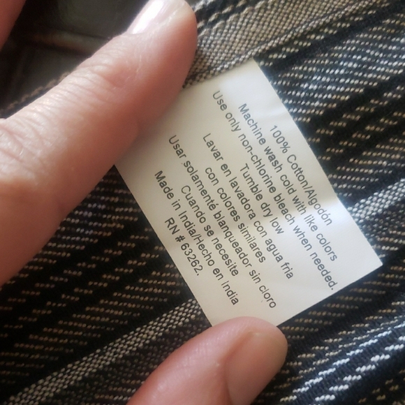 Elegant Striped Table Napkins - Picture 2 of 4